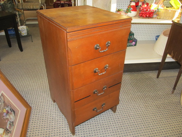 lot 111 image: Quality Vintage MENGEL Furniture 4-Drawer Cabinet