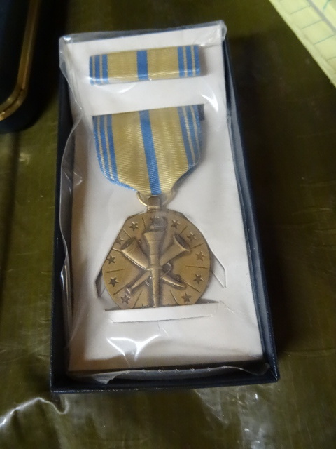 Medal set armed forces reserve nati...
