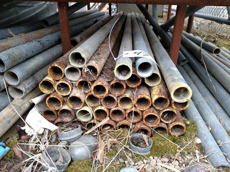 lot 47 image: Assorted BlackRusty Steel Pipe in ...