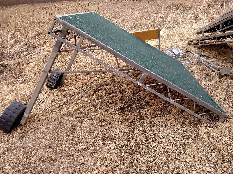 lot 4 image: Floe Roll-In Aluminum Dock, (2) 4 ...