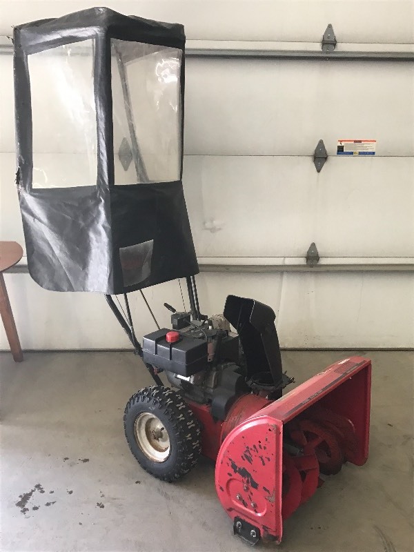 lot 5 image: MTD 826 Snowblower