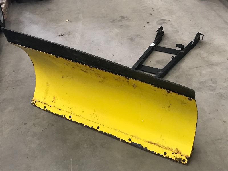 lot 15 image: Eagle 4ft ATV Plow