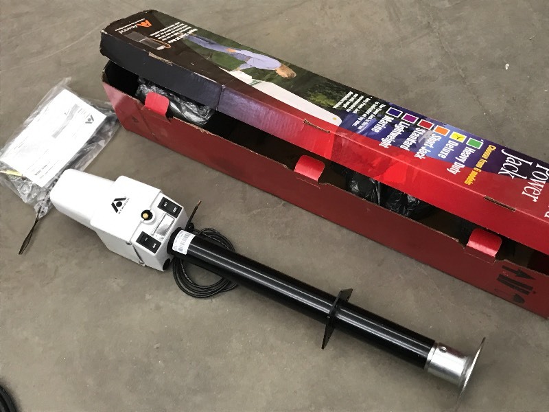 lot 20 image: Attwood Power Trailer Jack