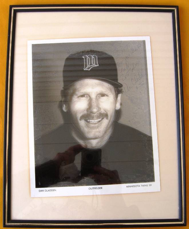 lot 39 image: Minnesota Twins Baseball Memorabilia Lot 1