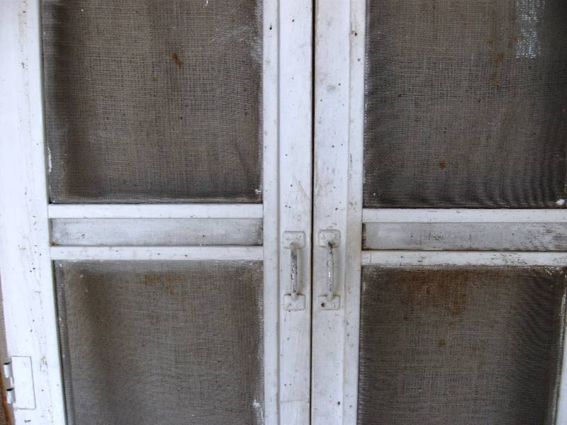 lot 14 image: Antique Screen Doors