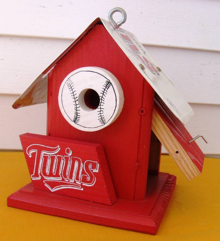 lot 38 image: Minnesota Twins Baseball Birdhouse