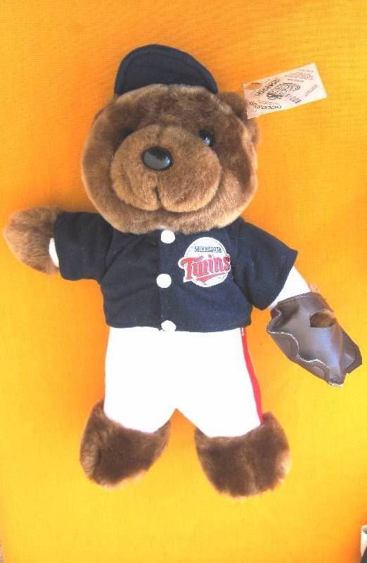 lot 41 image: MN Twins Baseball Memorabilia lot #2