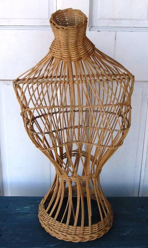 lot 26 image: Vintage Wicker Bodice Form  Mannequin & Necklace Display