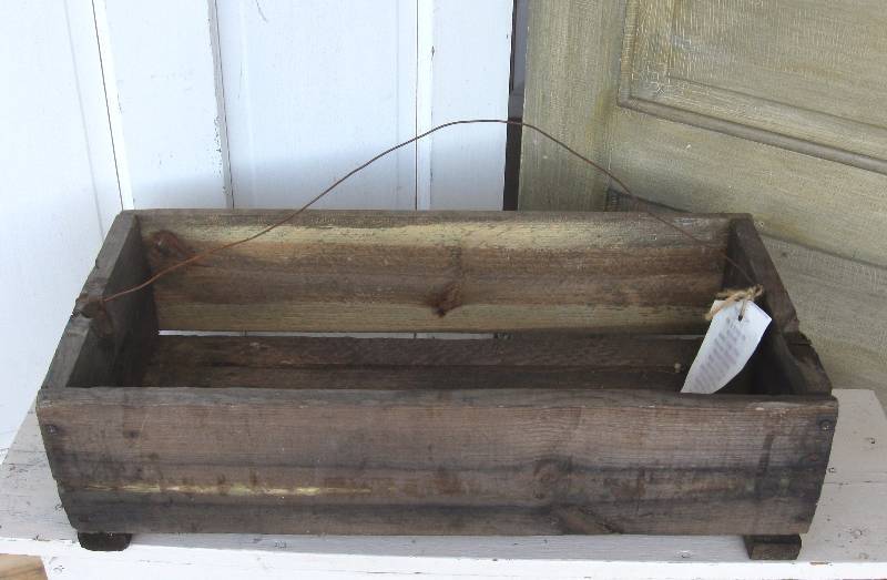 lot 71 image: Handpainted, Wood Gardening Crate, Sign & Birdhouse