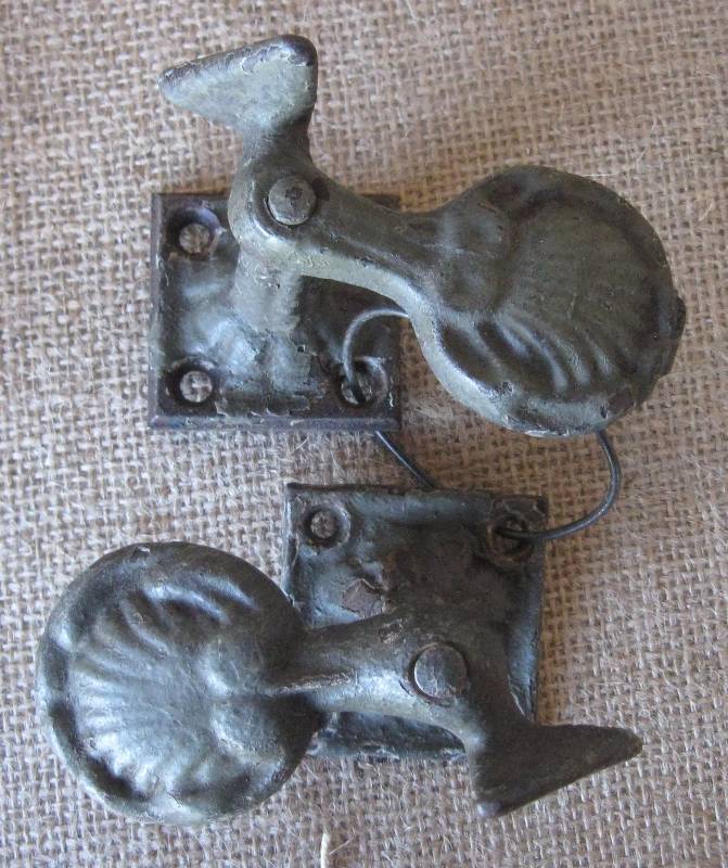 lot 134 image: (4) pairs - Antique Shutter Dogs