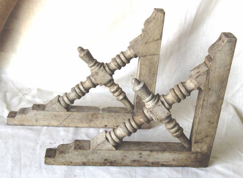 lot 128 image: (2) Antique Wooden Corbels