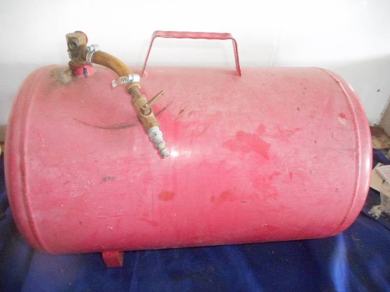PORTABLE AIR TANK