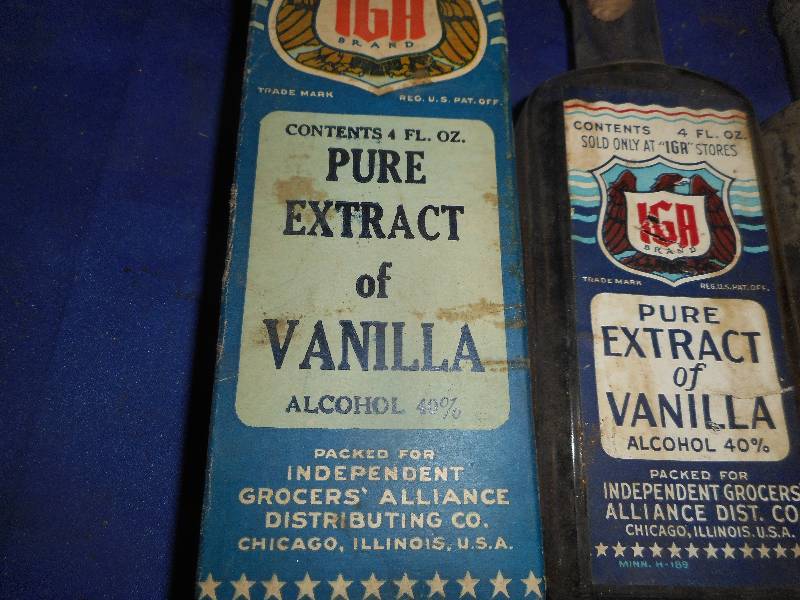 ANTIQUE PURE EXTRACT BOTTLES