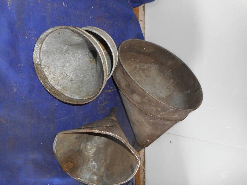 4 METAL FUNNELS