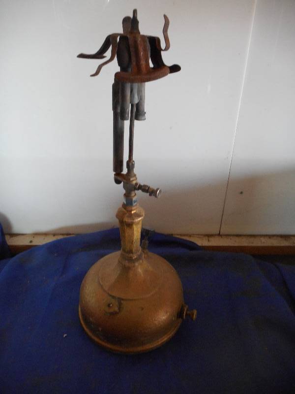 ANTIQUE PARLOR LAMP