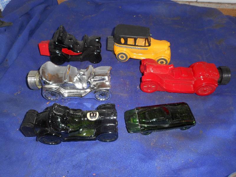 COLLECTIBLE AVON BOTTLES