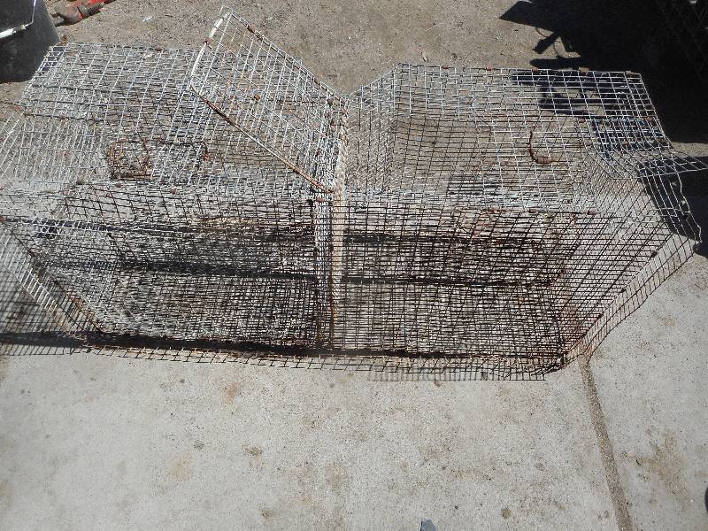 WIRE RABBIT CAGE