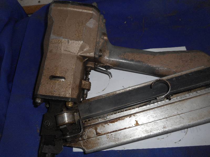 BRADNAILER