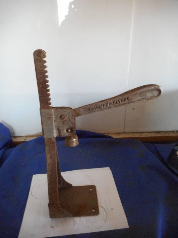 ANTIQUE STEEL BOTTLE CAPPER