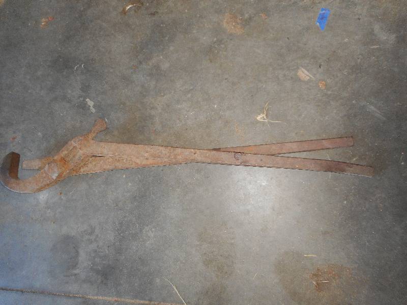 ANTIQUE STEEL PIPE WRENCH