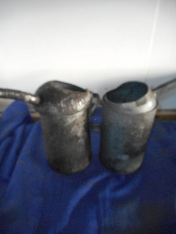 2 METAL OIL SPOUT CANS