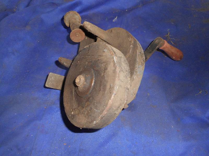 ANTIQUE HAND GRINDER