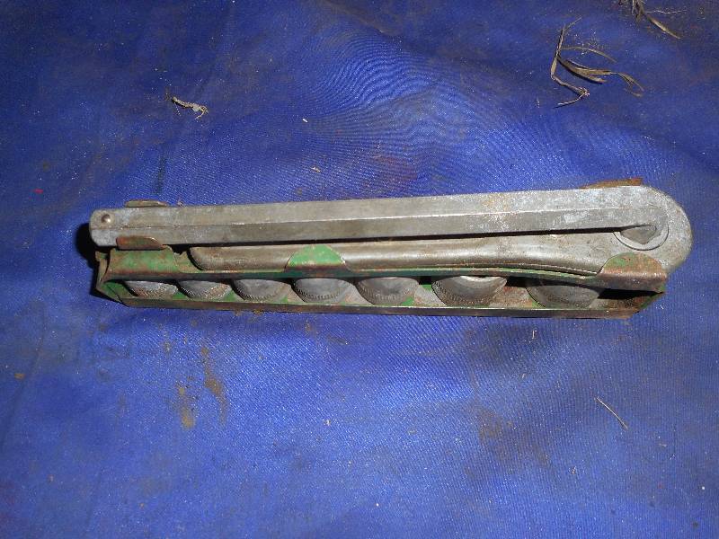 VINTAGE SOCKETS AND WRENCH