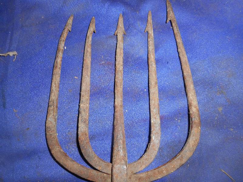ANTIQUE SPEAR END