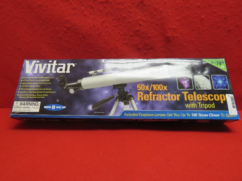 lot 8 image: Vivitar Telescope