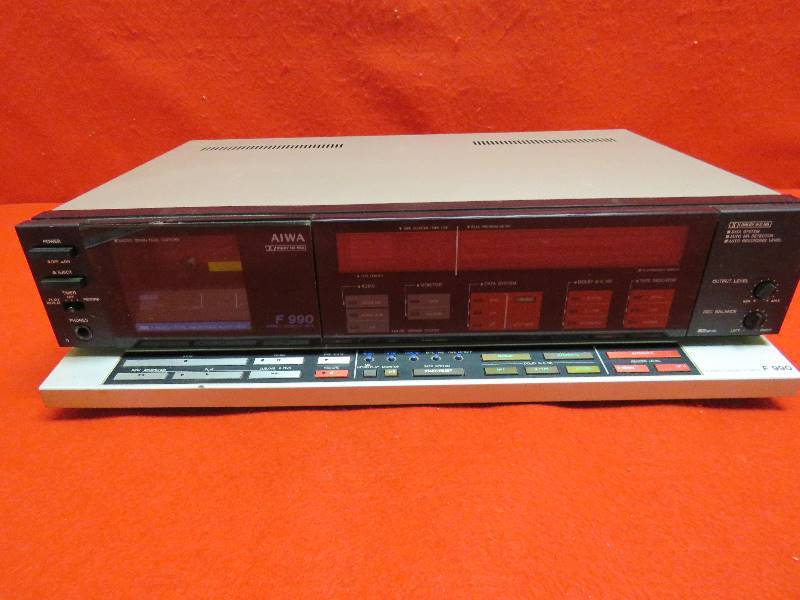 lot 10 image: Vintage Stereo Cassette Deck