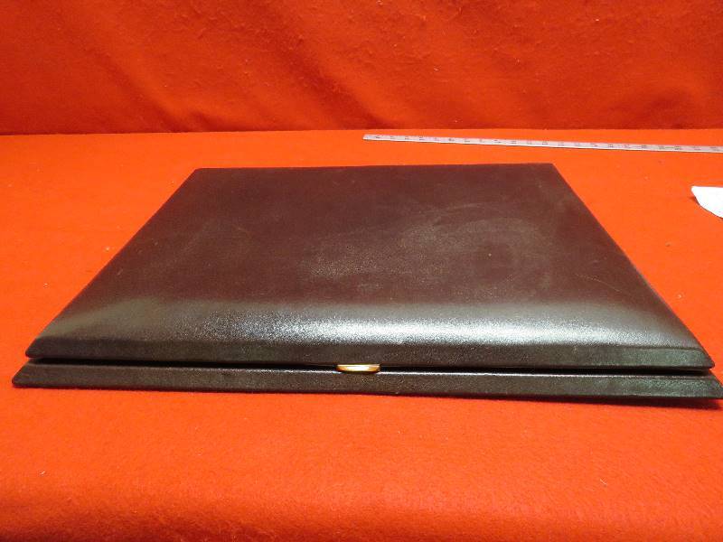 lot 34 image: Desktop Writing Pad