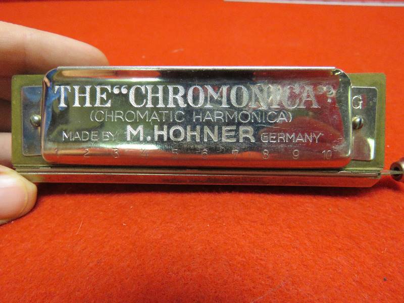 lot 36 image: VINTAGE THE CHROMONICA CHROMATIC HARMONICA MADE BY M. HOHNER IN GERMANY