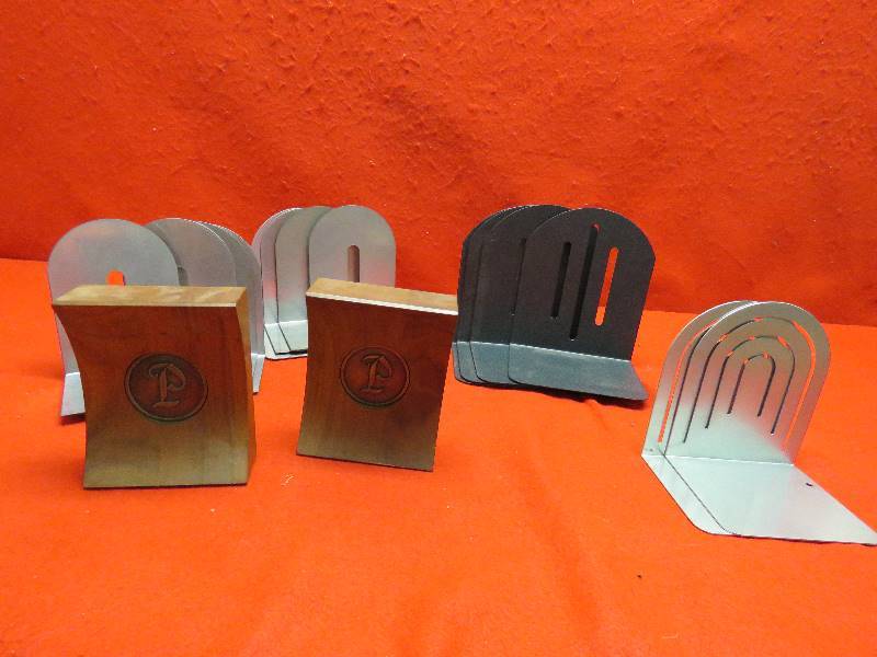 lot 67 image: Book Ends