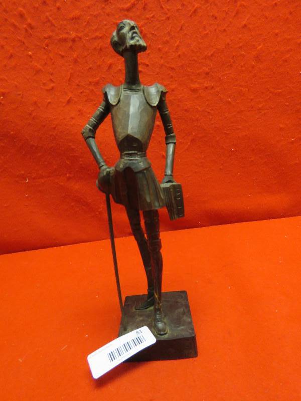 lot 81 image: Vintage Wood Figurine
