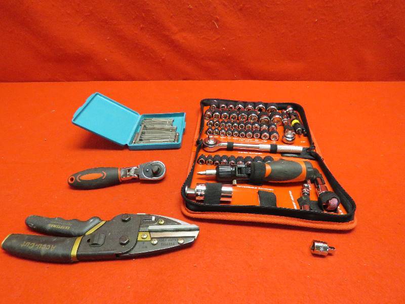 lot 94 image: Ratchet Set