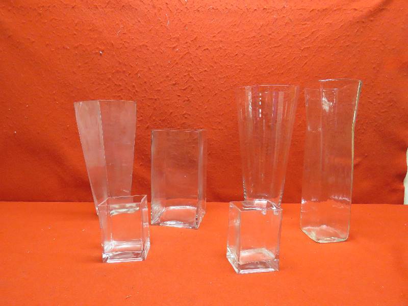 lot 98 image: Glass Vases