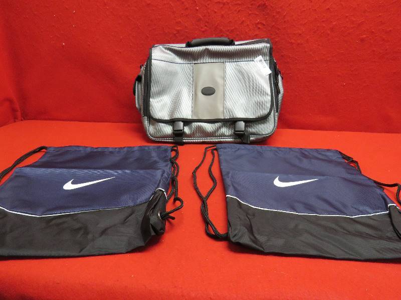 lot 107 image: Nike Drawstring Bags