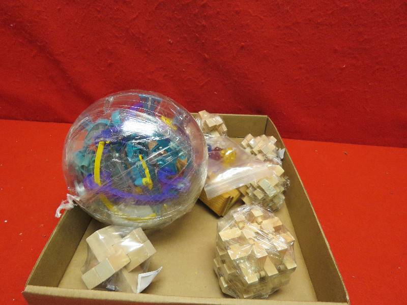 lot 141 image: Puzzles