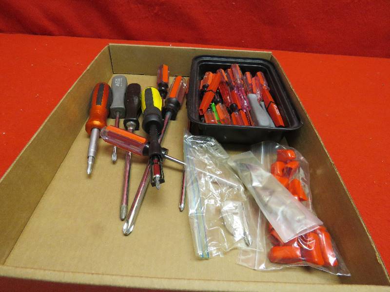 lot 149 image: Screw Drivers