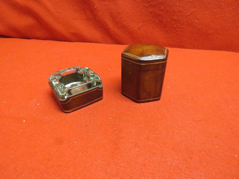 lot 165 image: Vintage Leather Decor