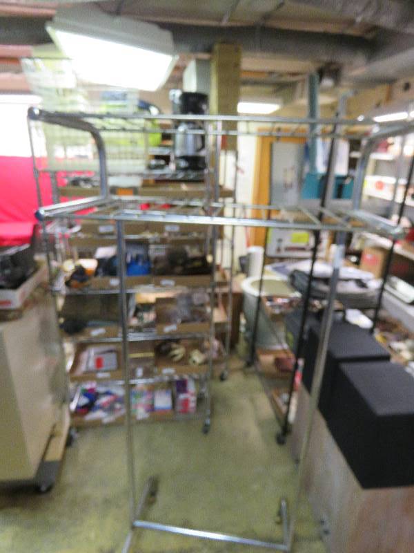 lot 184 image: Portable Clothing Rack