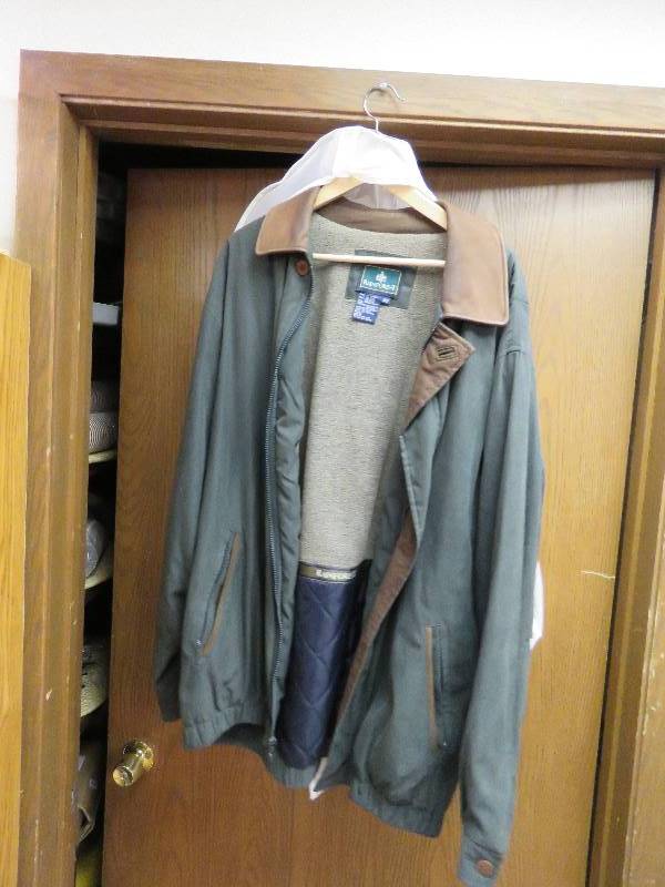 lot 185 image: Mens Jacket