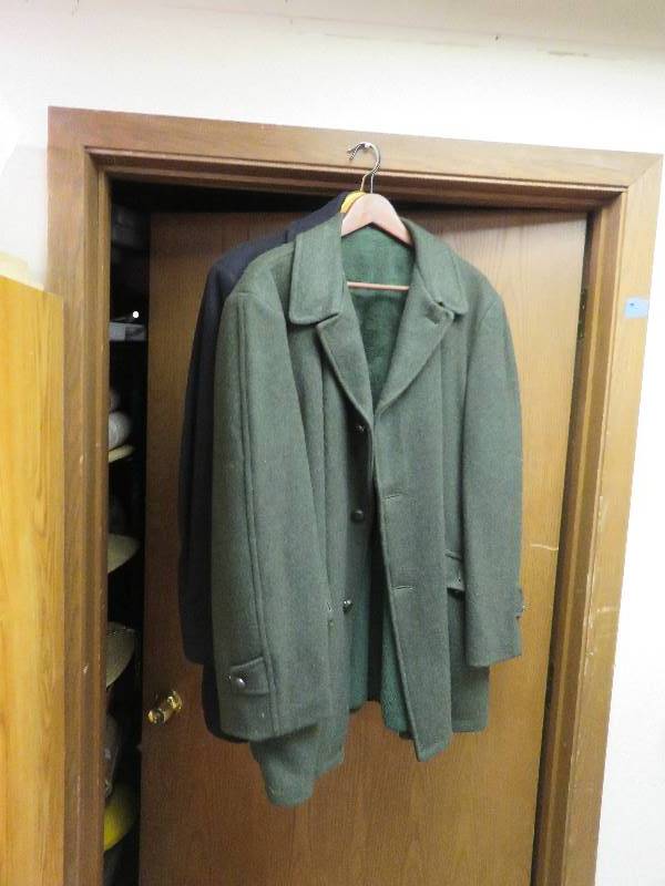 lot 186 image: Mens Dress Jackets