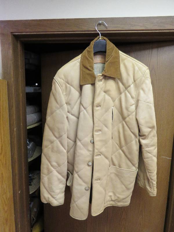 lot 195 image: Mens Jacket