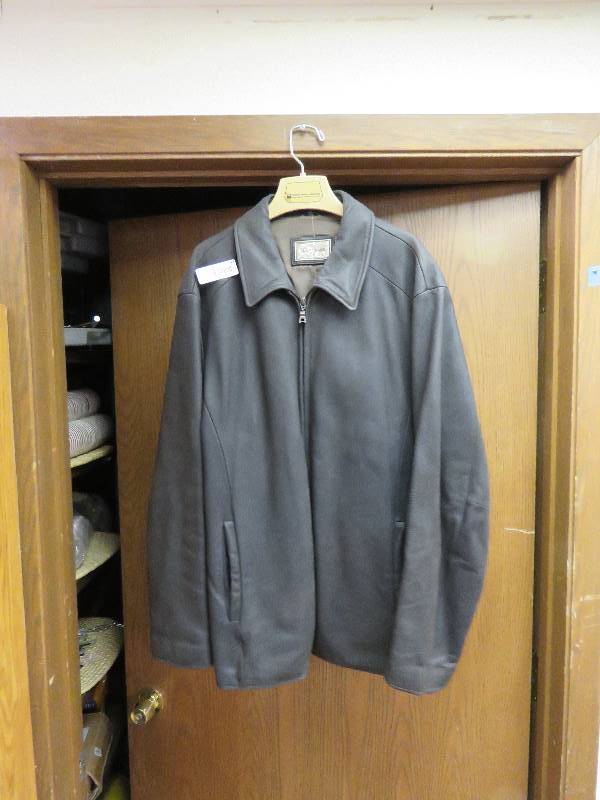 lot 199 image: Mens Jacket