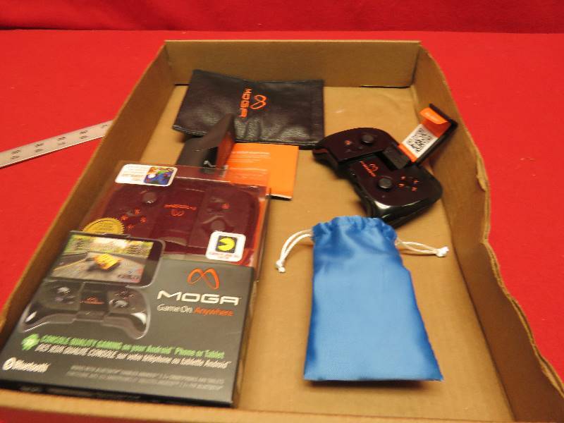 lot 203 image: Electronic Lot