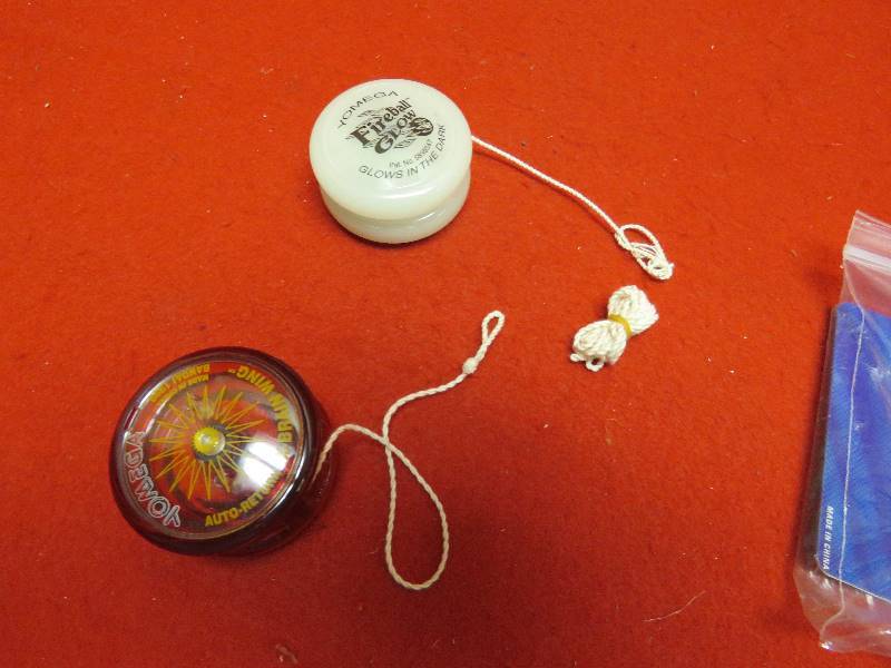 lot 208 image: YoYos