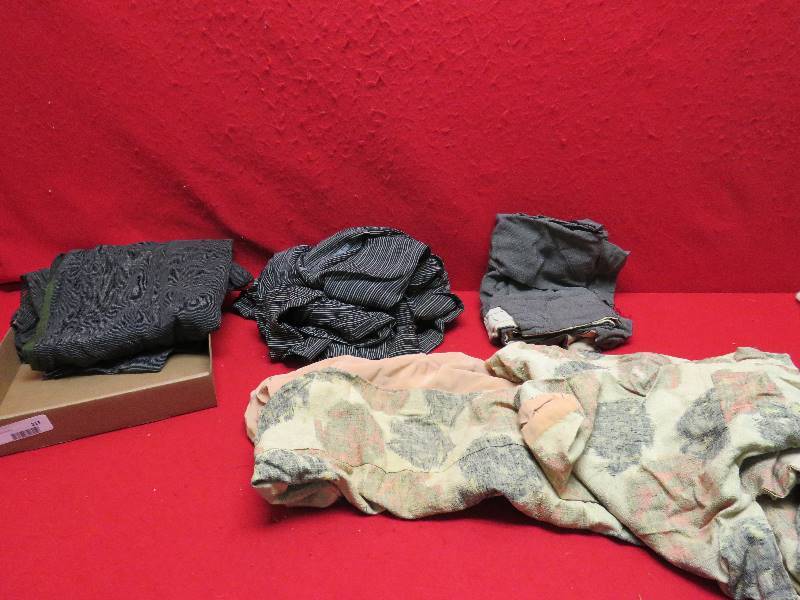 lot 213 image: Japanese Robes