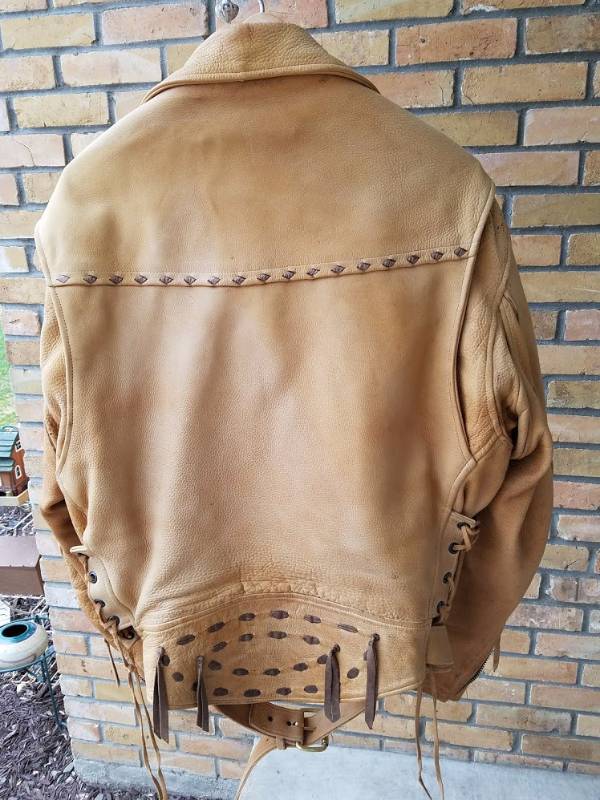 lot 61 image: Genuine Leather Coat