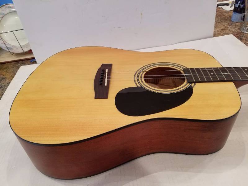 lot 60 image: Jasmine Acoustic Guitar By Takmine
